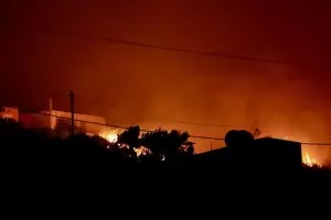 Огнен ад на Крит предизвика евакуация на туристи