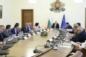 Кабинетът трескаво пише мерки срещу надуването на цени