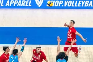 България срази с 3:0 домакина на финалите във VNL