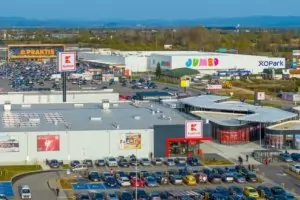 Търговските паркове надминаха моловете