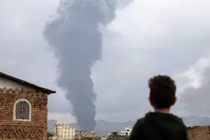 Израелски ракети поразиха цели в йеменската столица Сана