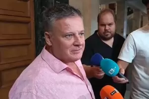 Съдът привлече и Весела Лечева към делото за БОК