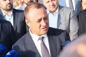 Всички се изкарват невинни за "Елените"