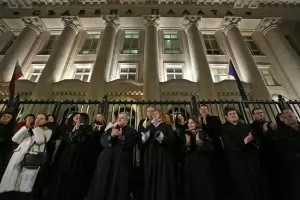 А къде е петицията за оставка на Сарафов?