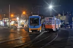 Два трамвая дерайлираха в София
