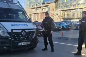 МВР извади полицаи с дълго оръжие по улиците