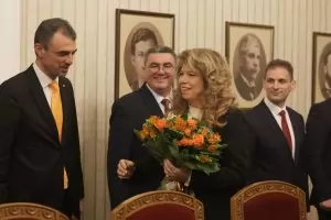 Партиите оставиха на Йотова отговорността за служебен премиер