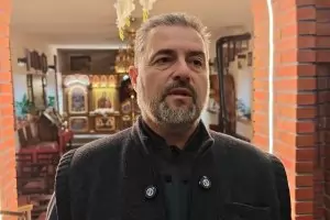 Свещеник бе низвергнат заради
молитви на съвременен български