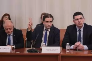 Божанов и Атанасов се отказаха от лидерски места за изборите