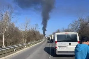 Автобус се запали в движение на пътя Казанлък - Стара Загора