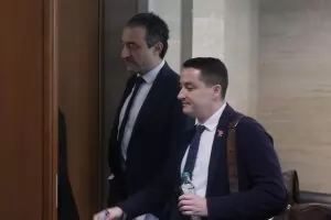 Денков разкритикува "Демократична България" заради спора около Божанков