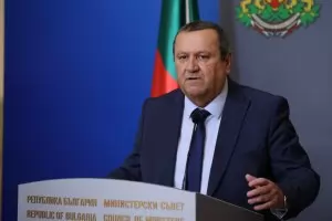 Започва изплащането на втория транш от парите за ученици