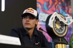 Цолов влезе в Топ 5 за старта на сезона в F2