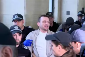 Бившият шеф на пациентска организация е обвинен за 17 престъпления