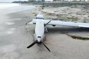 Морето изхвърли нови останки от дронове