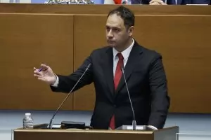 "Прогресивна България" удари по ПП-ДБ и подмина "Пеевски-Борисов"