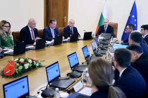 Радев: Ще има нова формула за минималната заплата