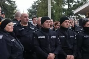 Полицаи и военни се оказаха извън съкращенията