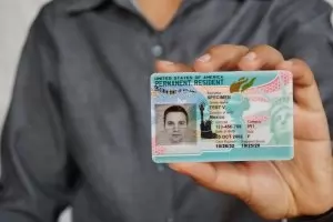 САЩ спират издаването на зелени карти от своята територия