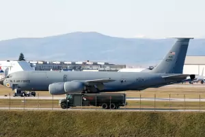 България е изтъргувала престой на US самолети срещу дерогация за "Лукойл"
