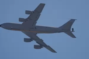 Военният министър лично уредил 4-те US самолета да напуснат летището