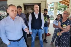 Нов кмет платил борчове на стария към синовете му