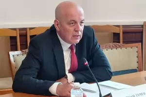 Шефът на разузнаването бе бетониран за още 5 г.