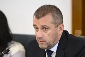 Транспортният министър: Европрокуратурата разследва 17 жп договора