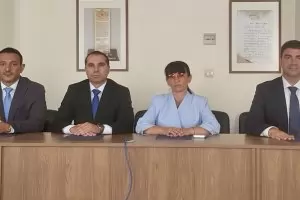 Шефът на новата антикорупционна комисия е избран пред нотариус