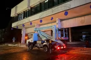 Пожар нанесе материални щети по покрива на общината в Троян
