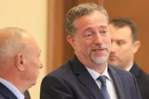 Управляващите започнаха закриването на Комисията по досиетата