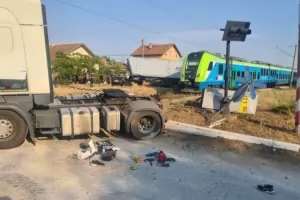 Коли и камиони са чупили 228 пъти жп прелез край Враца