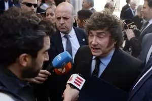 Милей нарече испанския премиер "диктатор, който не заслужава уважение"