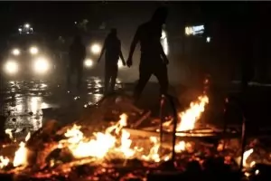 Хаос обхвана Тирана след ожесточени протести