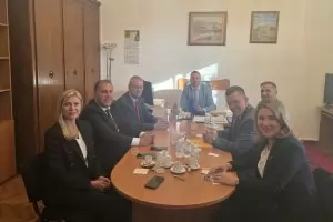Румънски крайни националисти бяха в парламента по покана на ПБ