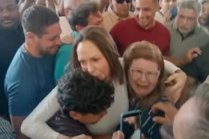 Лидерът на венецуелската опозиция се върна в страната