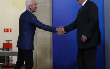 ....нито пък това.
