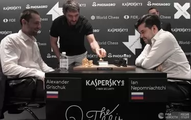  Хокеистът Овечкин направи първия ход в шахматен финал