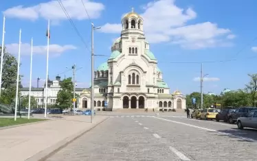 Синодът не иска пл. "Св. Александър Невски" 
да носи името на български светец