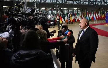 България продължава да пропада по свобода на словото