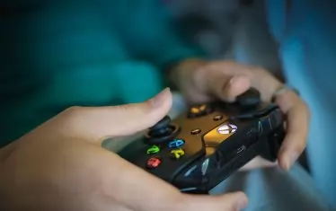 Китай забрани на децата да играят онлайн игри  през седмицата