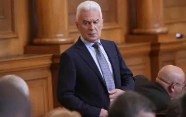 Сидеров депозира оставката си в парламента