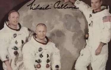 Неизвестна досега снимка на първите хора, кацнали на Луната