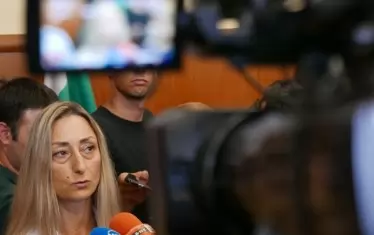 Спецпрокурорката с пръскачките от “НАПлийкс“ се евакуира в съда