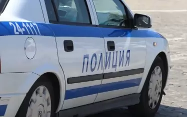 Пиян и без книжка младеж блъсна патрулка в Хасково