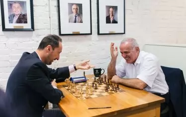 Топалов попадна в Топ 50 на най-великите шахматисти в историята