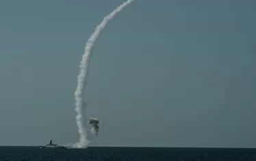 Русия изстреля ракета "Калибър" от подводница в Черно море (ВИДЕО)