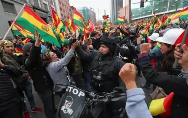 Боливия е заплашена от анархия след оставката на Моралес