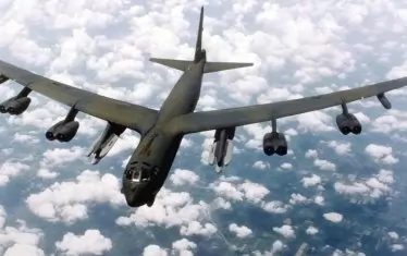 Американски бомбардировач B-52 за първи път се приземи в Гърция