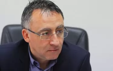 Директори обвиниха Кацаров, че е избрал сложни тестове за децата